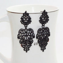 Load image into Gallery viewer, Black Earring's